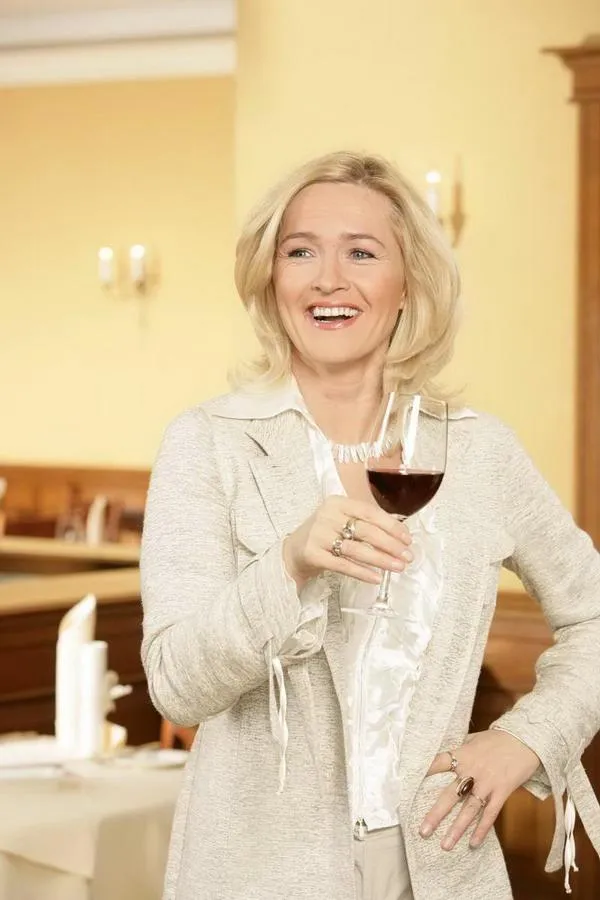 Vivi K. Diller-Riedner