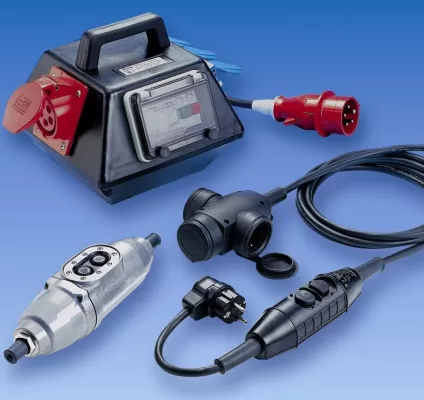 Bild: Nicht jeder Maler ist auch Elektromeister - Vorschriften zum Arbeitsschutz sind bei Elektrolaien im Handwerk häufig unbekannt