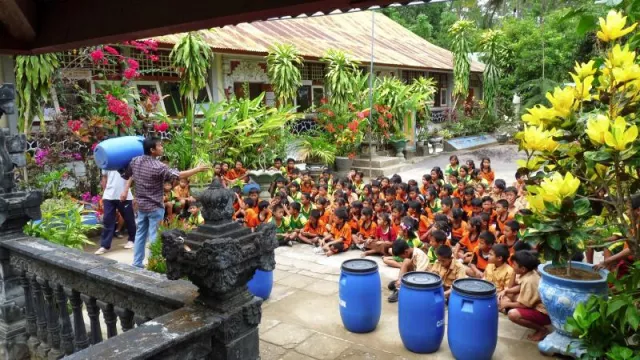 Bild: Anleitung zur Selbsthilfe: Brunel GmbH unterstützt nachhaltige Abfallentsorgung auf Bali