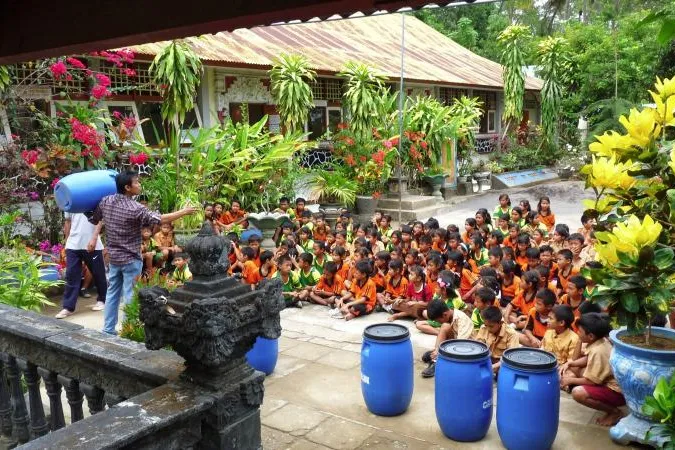 Bild: Anleitung zur Selbsthilfe: Brunel GmbH unterstützt nachhaltige Abfallentsorgung auf Bali