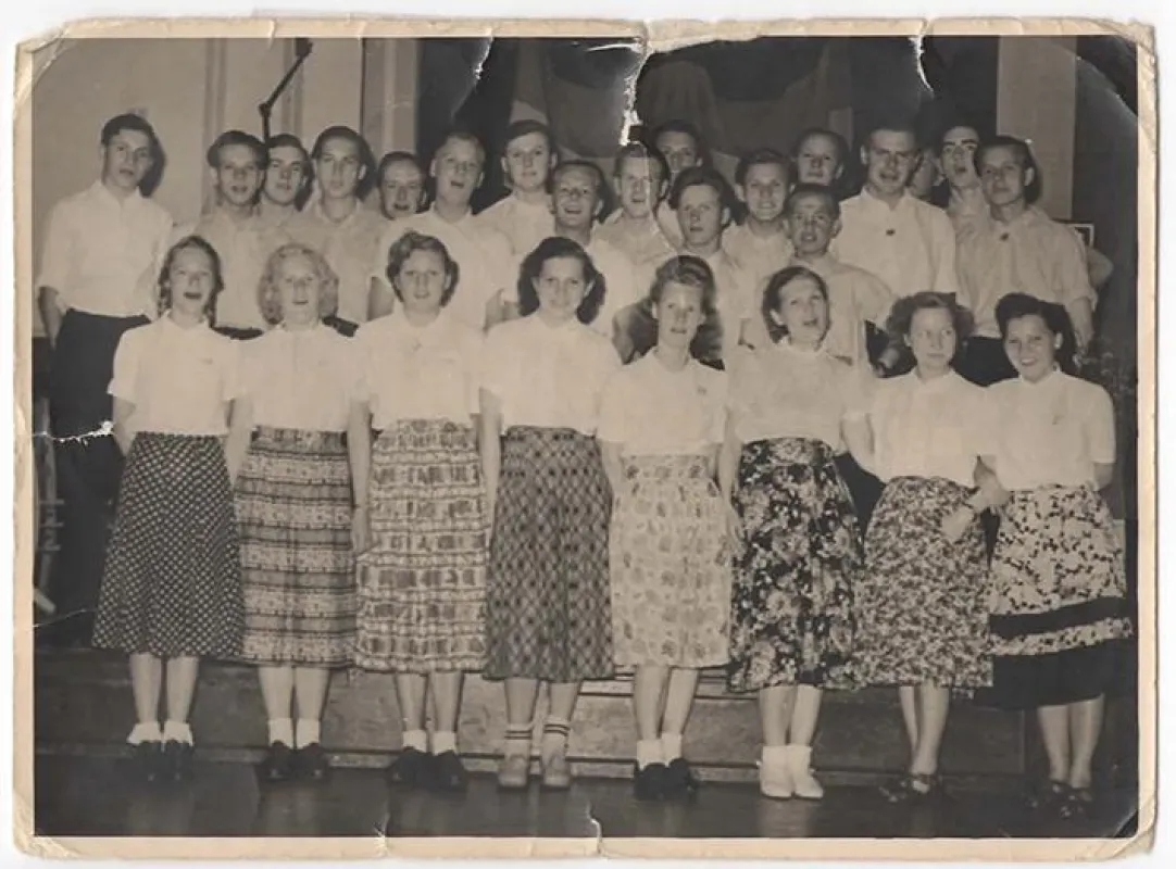 Die DJO-Gruppe Elmshorn auf einem Foto aus dem Jahre 1954 Foto: Forum Baltikum - Dittchenbühne