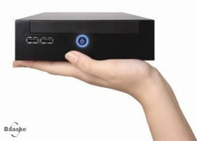 Leise, leicht & leistungsstark – Der Baaske Backpack PC in schwarz & weiß Bild: Leise, leicht & leistungsstark – Der Baaske Backpack PC in schwarz & weiß