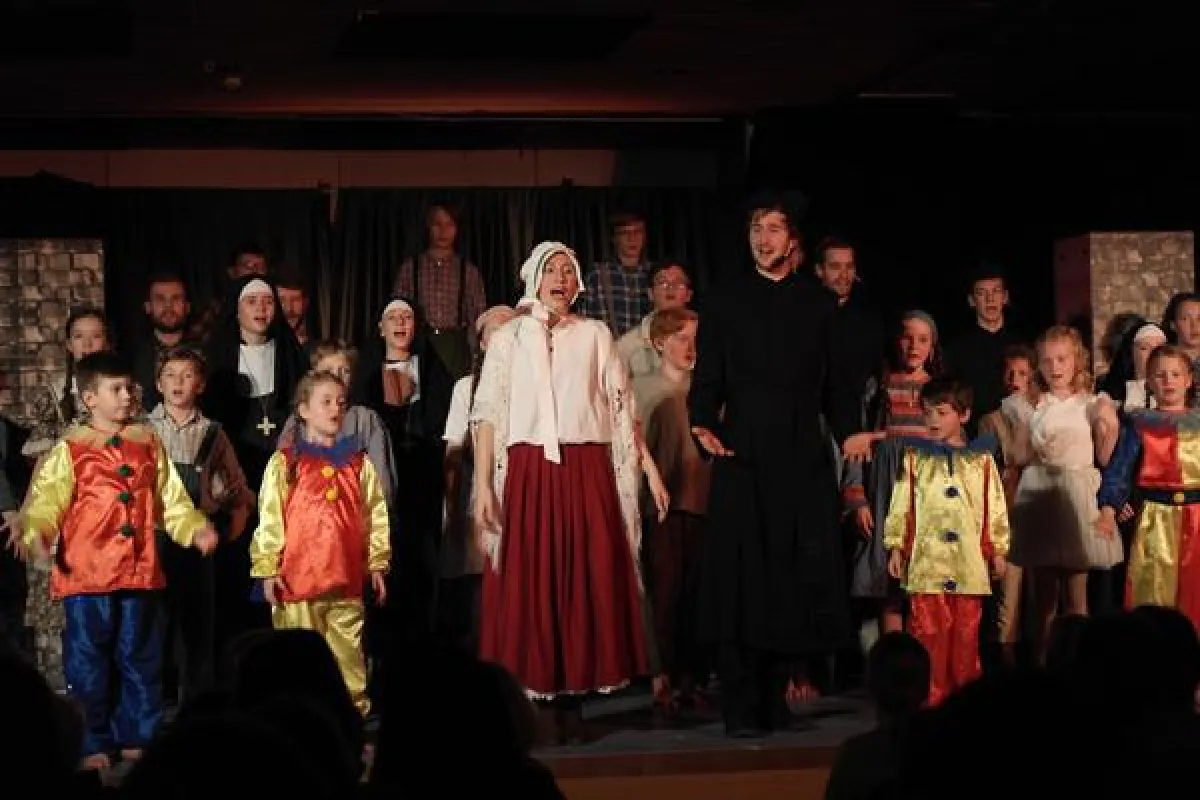 Das Musical „Don Bosco“ in der gleichnamigen Schule in Hegenberg.