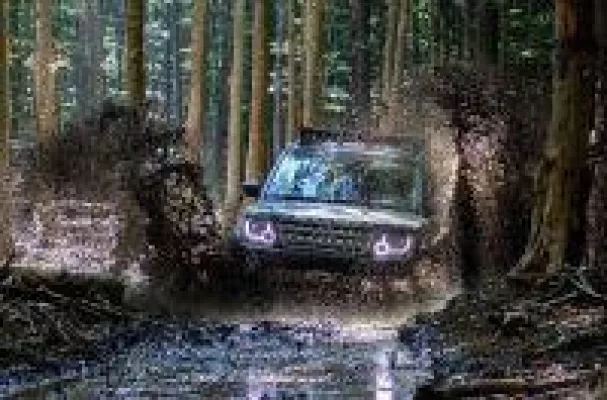 Bild: HeldenMomente 4x4 Survival Adventure: SUV-Besitzer proben das Fahren und Überleben in der Wildnis