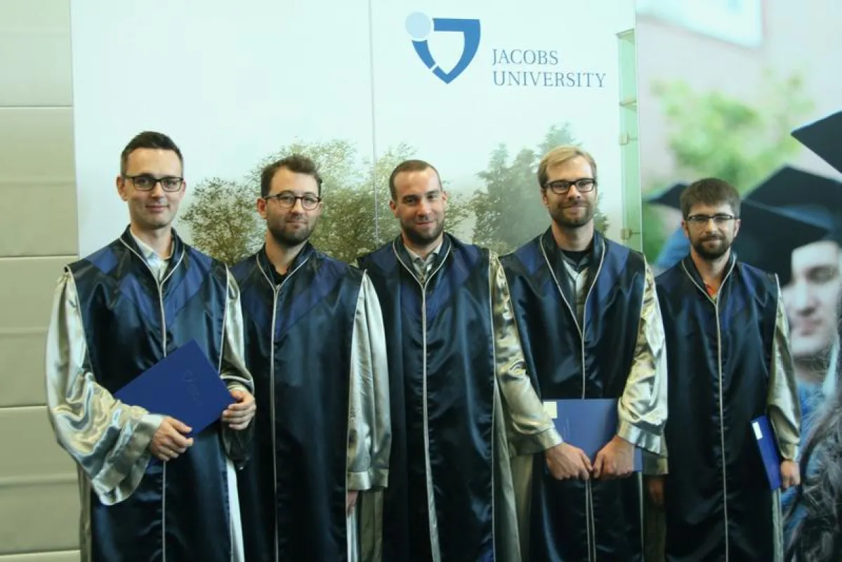 Sie sind die neuen Professoren an der Jacobs University (von links): Tilo Halaszovich, Olivier Berthod, Steffen Eickemeyer, Sören Petrat und Igors Gorbovickis. (Foto: Jacobs University)