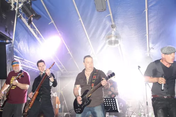 Bild: Rock´n Roll bei Nicos Farm-Session-Premiere in Amelinghausen