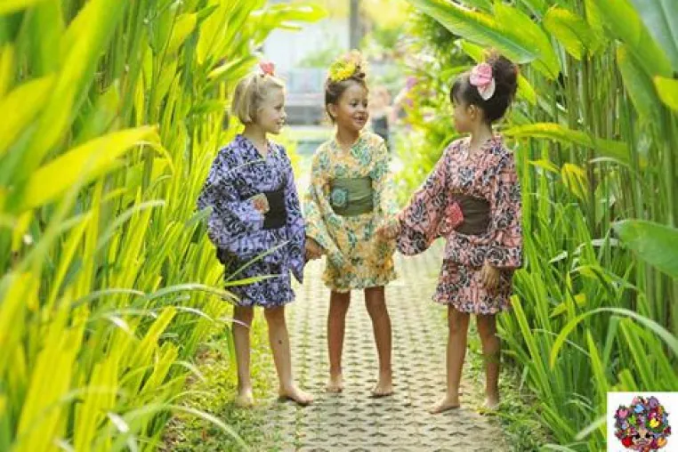 Bild: Was Mütter von ihren Töchtern in Sachen Kindermode lernen können