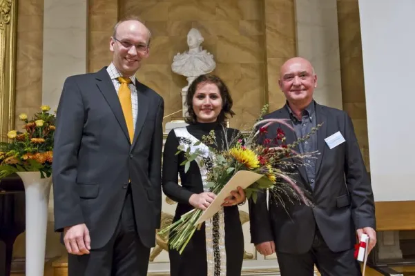 Bild: Enzymaktivitäten im Boden und Kollisionen von Kontinentalplatten