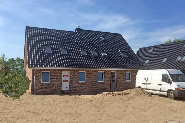 Bild: Doppelhaus für 2 Parteien öffnet für Interessierte