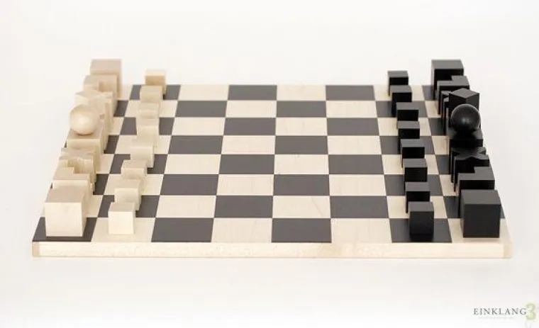 Bild: Klare Linienführung für die Großen: In NAEF-High end Spielzeug feiert der Bauhaus-Stil sein Comeback