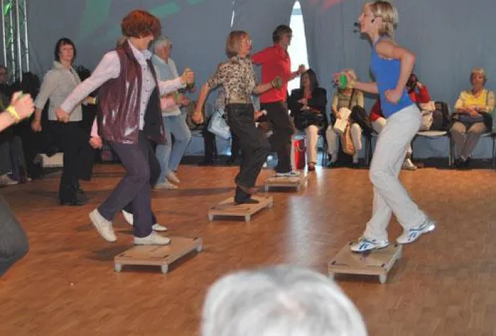 Bild: Gesund bewegen 50plus - Erhard Sport präsentiert Sport & Spiel bei der Messe „Die 66“