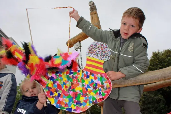 Bild: Tauben für Afrika: Kleine Kinder mit großem Herz