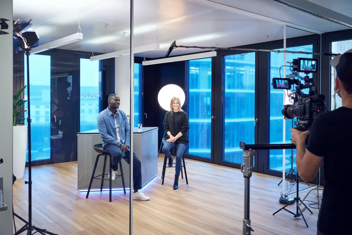 vivo Go Live! Software Talk mit Karolina Ramonowska und Kwame Berchie von vivo
