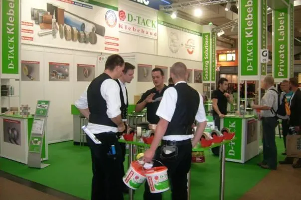 Bild: D-TACK Klebeband GmbH – Kompetenz und Sicherheit im System überzeugten Besucher auf der LIGNA 09 in Hannover