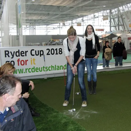 Review - Kramski Putter sponsorte "Ryder Cup Putt Contest" auf der CMT Bild: Review - Kramski Putter sponsorte "Ryder Cup Putt Contest" auf der CMT