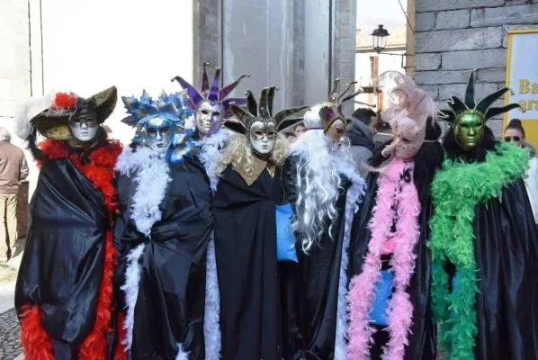 Bild: Karneval am Lago Maggiore – ein Gaumenschmaus
