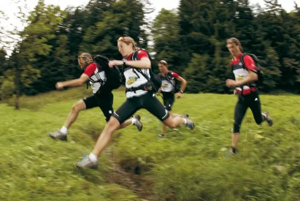 Bild: Sport, Spiel und Spaß - faszinatour startet mit einem Fun Adventure Race in den Outdoor-Sommer 2009