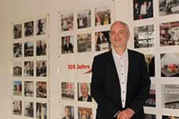 Bild: „Mehr als nur ein Job“ - Holger Mende feiert sein 25-jähriges Firmenjubiläum