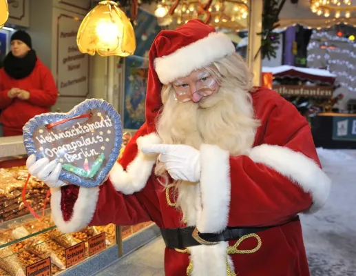 Bild: Wegen Baustellen: Der Nostalgische Weihnachtsmarkt Opernpalais findet dieses Jahr auf dem Schlossplatz statt