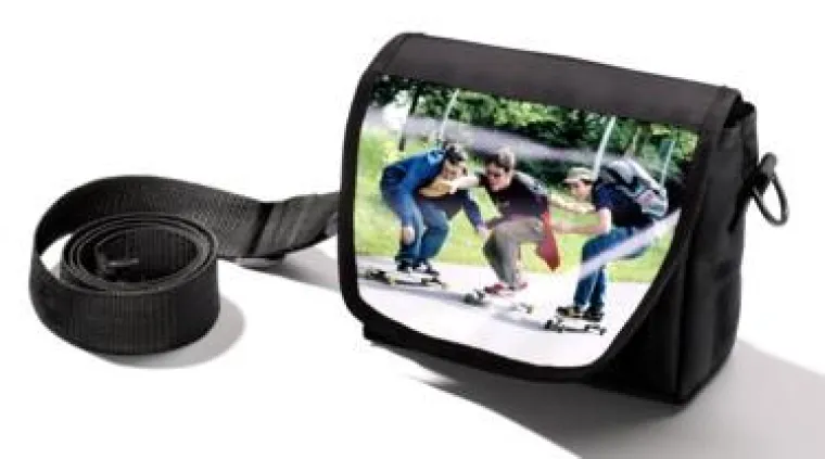 Bild: Persönliche Weihnachts-Geschenkideen: Individuell bedruckbare Designertasche und Fotobuch