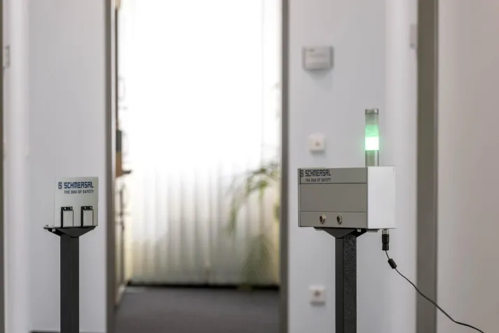 Schmersal produziert Zutrittskontrollsystem Bild: Schmersal produziert Zutrittskontrollsystem