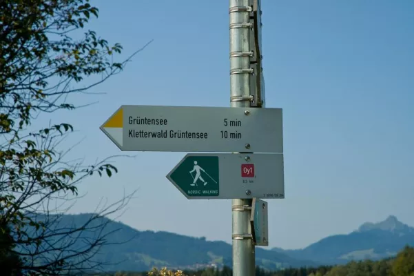 Bild: Kletterwald Grüntensee jetzt in die Wanderwegbeschilderung am Grüntensee integriert