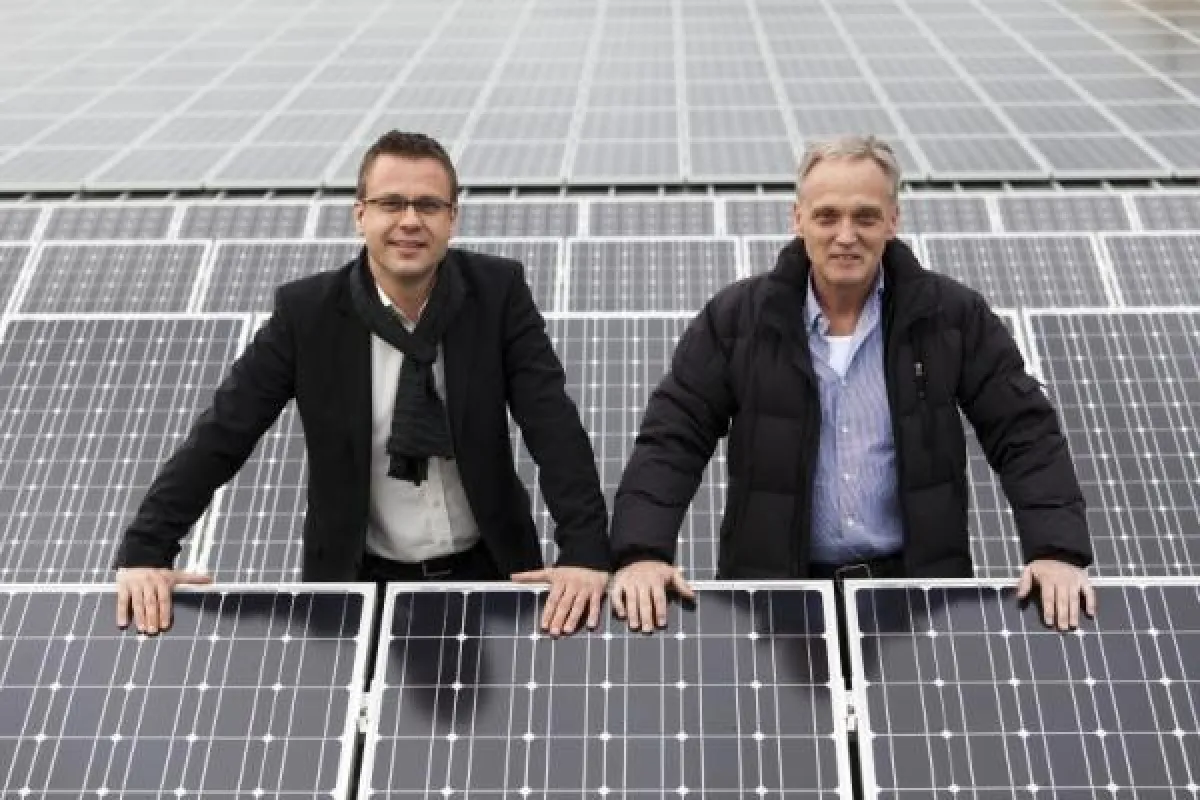 Firmeninhaber Peter Buhmann (hpa AG) und Geschäftsführer Peter Mostögl (i+R energie GmbH).