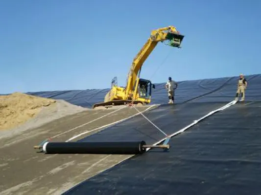 HKL BAUMASCHINEN rüstet Mietbagger für Deponie-Einsatz in wenigen Stunden um Bild: HKL BAUMASCHINEN rüstet Mietbagger für Deponie-Einsatz in wenigen Stunden um