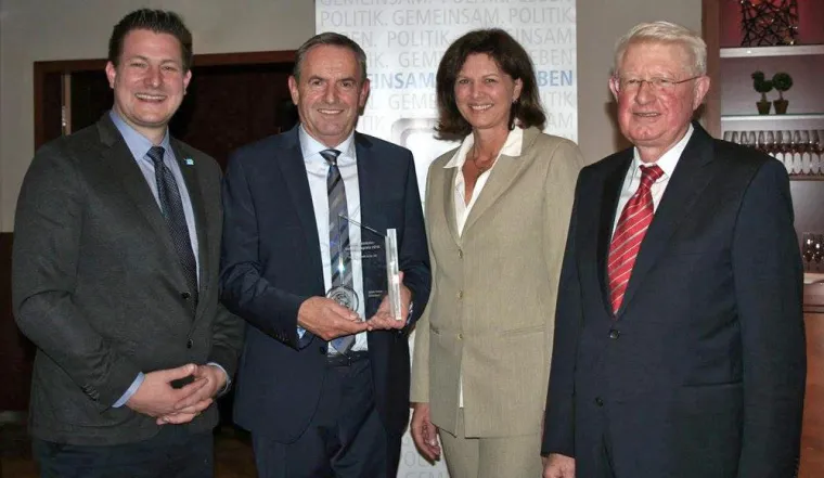 Bild: Baufritz erhält Anton-Jaumann-Innovationspreis 2016