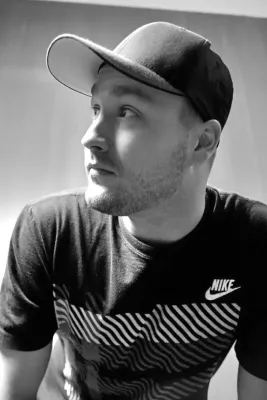 Bild: „Schwarz EP“ – auf der dunklen Seite des Rap / Doppel-U veröffentlicht neue EP am 11. Oktober