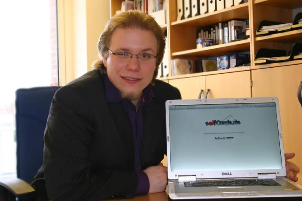 Kiedrowski stellt sein Portal vor.