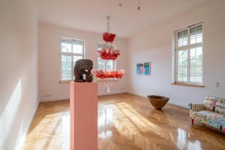 Die Villa Florencehort setzt ein Zeichen für soziales Bewusstsein und Veränderungsprozesse Bild: Die Villa Florencehort setzt ein Zeichen für soziales Bewusstsein und Veränderungsprozesse