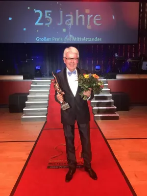 Bild: „Großer Preis des Mittelstandes” für die Duden Institute für Lerntherapie