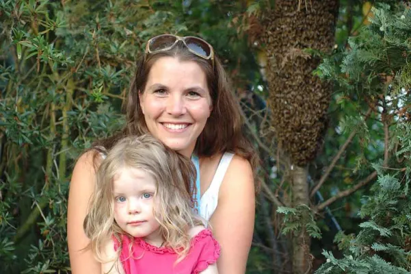 Bild: In Deutschland beginnt die Bienenschwarmsaison