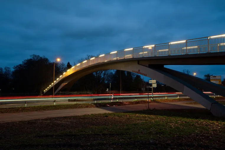 MATRIX LED-Anordnung von LUX GLENDER bringt bis zu 40% Kostenersparnis für Brückenbeleuchtung Bild: MATRIX LED-Anordnung von LUX GLENDER bringt bis zu 40% Kostenersparnis für Brückenbeleuchtung