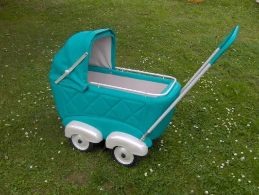Bild: Individuelle Kinderwagen bei Sina Retrokinderwagenmanufaktur