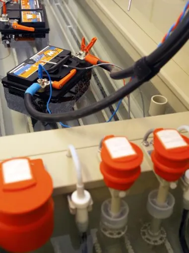 Bild: High-Tech Batterie-Prüflabor bei akkuteam Energietechnik GmbH