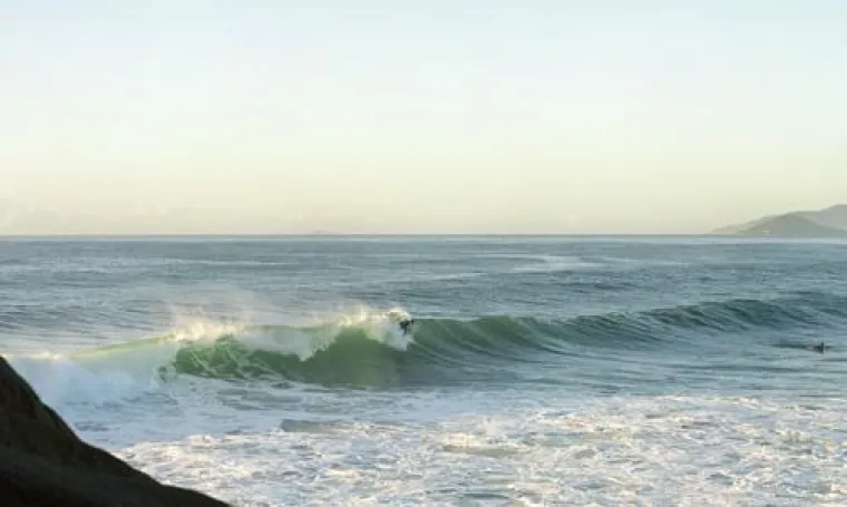 SWELLNESS Reisen & Coaching bietet Burnout-Prävention in Verbindung mit Surfen an Bild: SWELLNESS Reisen & Coaching bietet Burnout-Prävention in Verbindung mit Surfen an