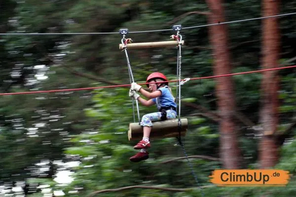 CLIMB UP! – Kletterwald Berlin / Brandenburg ® für Tourismuspreis 2008 des Landes Brandenburg nominiert Bild: CLIMB UP! – Kletterwald Berlin / Brandenburg ® für Tourismuspreis 2008 des Landes Brandenburg nominiert