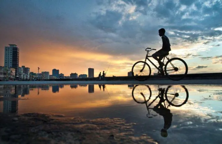 Bild: avenTOURa präsentiert sein Angebot auf den Reisemessen