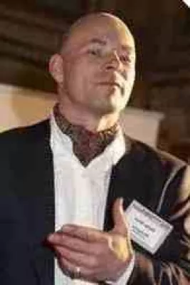 Bild: Der erste Schritt zur Liebesheirat