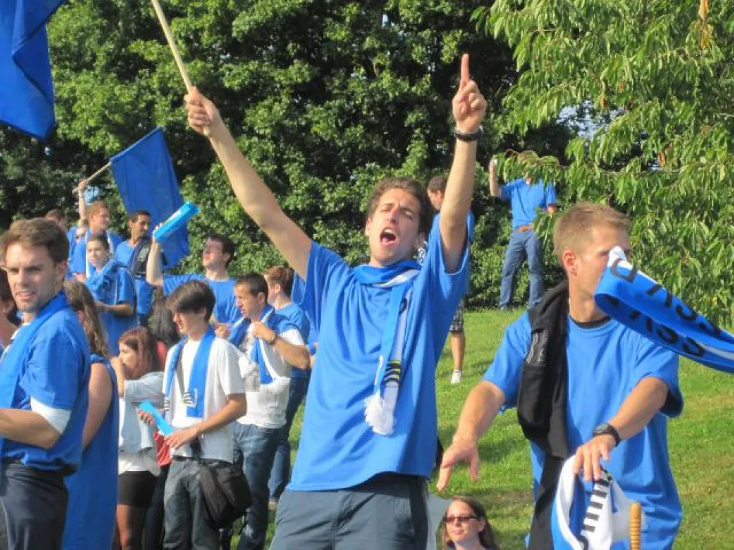 SKY Fan Flashmob zum Start der Bundesliga