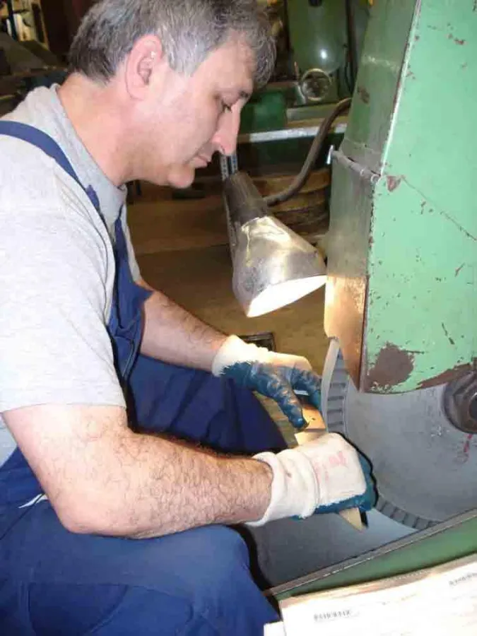 Solicut Messer werden noch von Hand gemacht