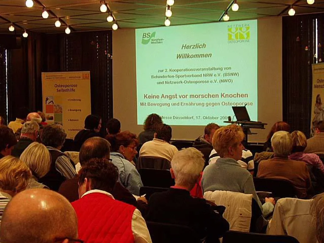 Blick in das  Auditorium zum Beginn der 2. Kooperationsveranstaltung des BSNW und NWO am 17.10.2009 in Düsseldorf