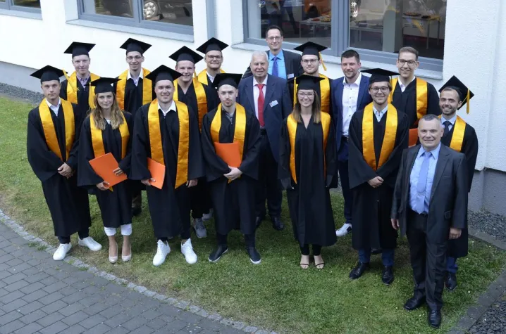 Bild: Duale Wirtschaftsingenieure verabschiedet: