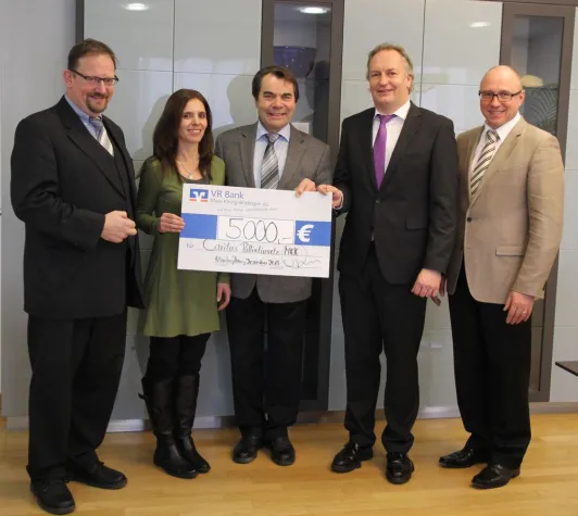 Bild: Stiftung der VR Bank Main-Kinzig-Büdingen unterstützt den Aufbau der Palliativversorgung