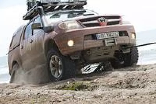 Bild: XWORLD-TOUR 2008/2009 – Geländewagen überqueren Äquator in Indonesien