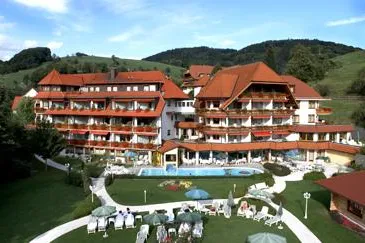 Bild: Zwei Neuerscheinungen im Schwarzwaldhotel Ludinmühle****S