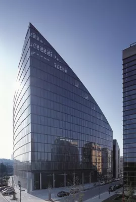 Bild: ISO-Gruppe zieht in den Main Triangel, Frankfurt