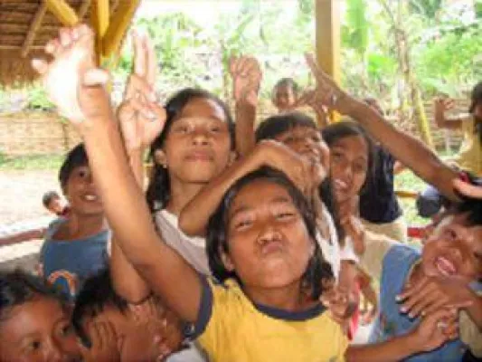 Bild: Niekao Lernwelten unterstützt die Kinderoase Lombok in Indonesien
